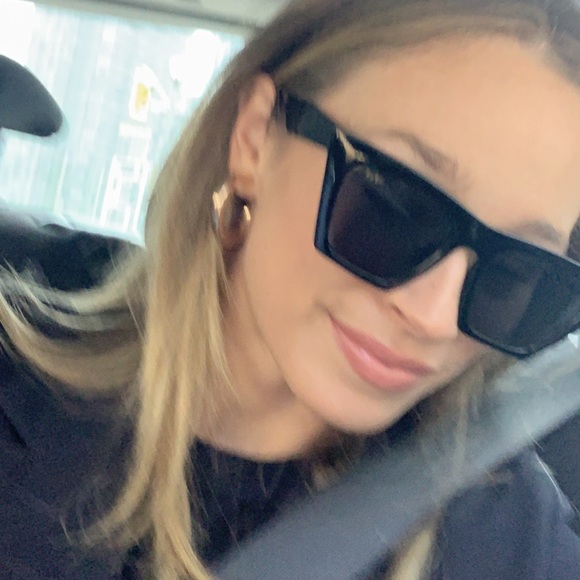 Meet your Posher, Carlin - Picture 1 of 1